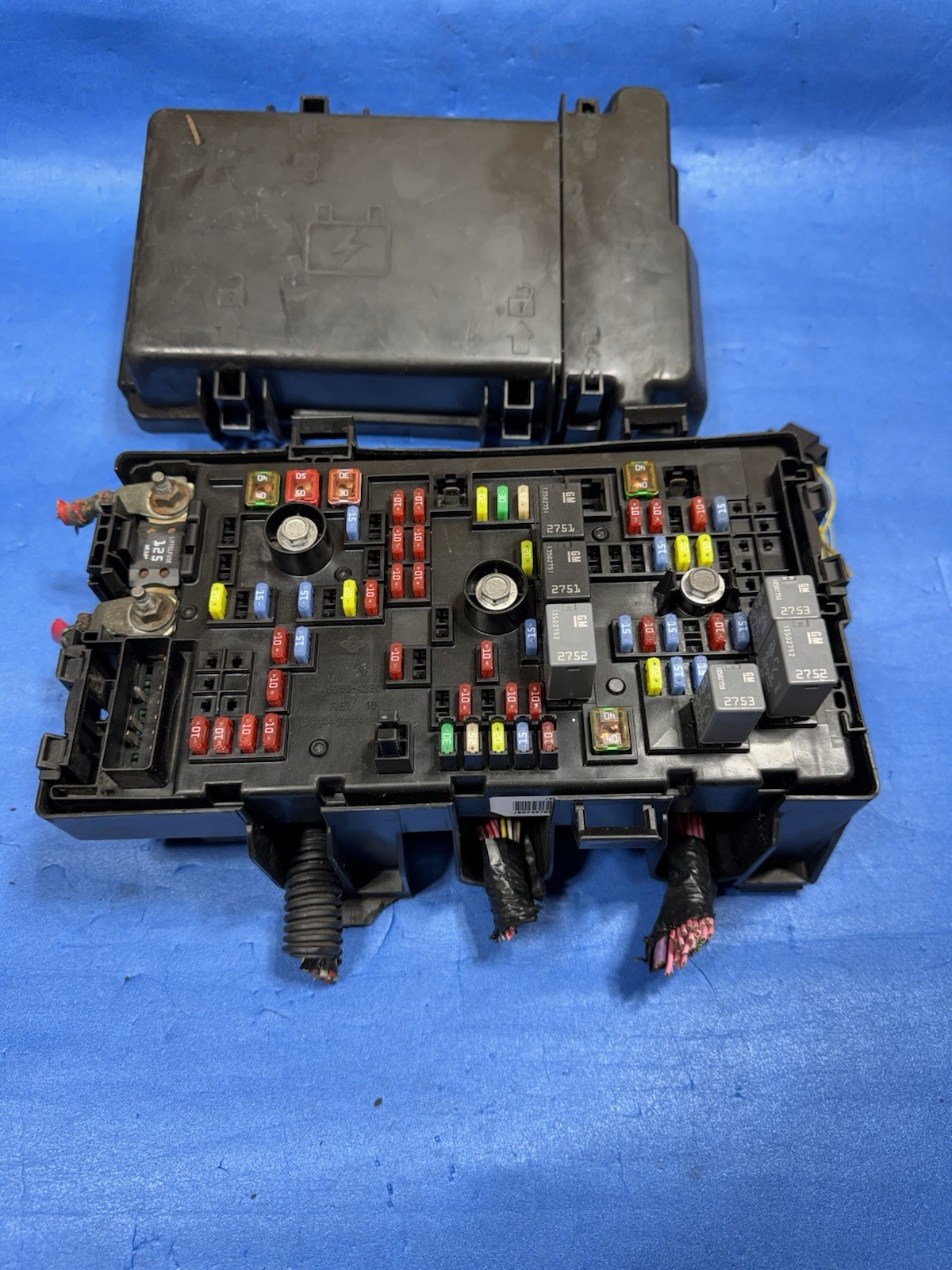🏆 2008 2009 Chevy Express / GMC Savana Engine Fuse Box OEM 25888290 🏆 2008 2009 Chevy Express / GMC Savana Engine Fuse Box OEM 25888290