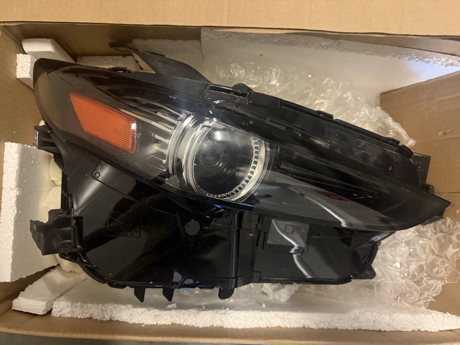 USED RIGHT HEADLIGHT MAZDA CX-30 2021-2023 USED RIGHT HEADLIGHT MAZDA CX-30 2021-2023