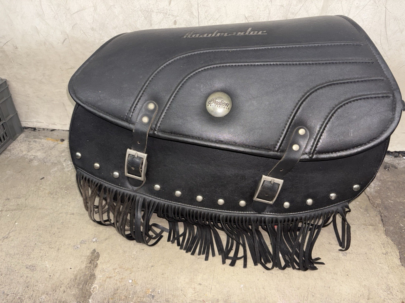 Authentic Indian Chief Road master Black Genuine Leather Saddlebag Authentic Indian Chief Road master Black Genuine Leather Saddlebag