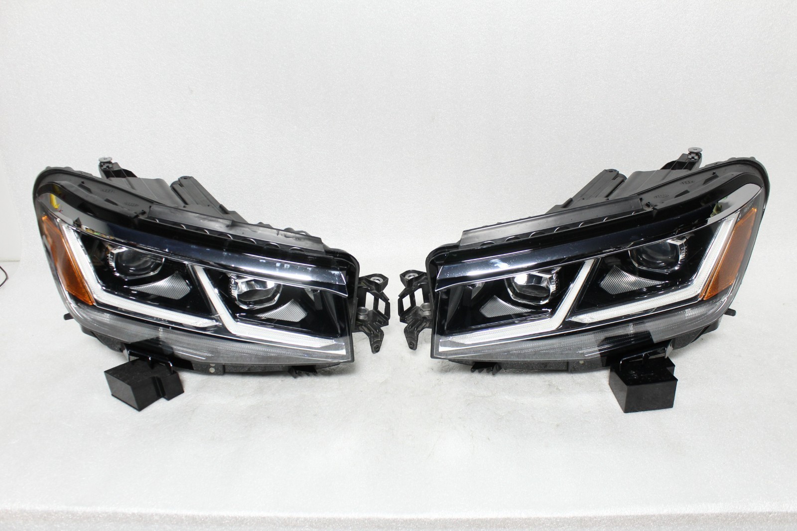 NO DRL 2020-2023 VOLKSWAGEN ATLAS LEFT & RIGHT LED HEADLIGHT SET PAIR OEM