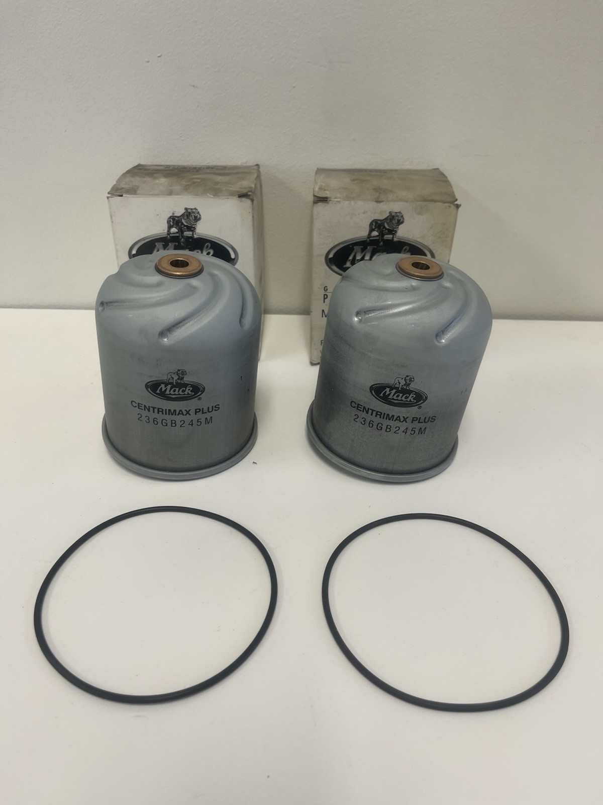 LOT OF 2 GENUINE MACK 57GC2187 CENTRIFUGAL CARTRIDGE FILTER NOS LOT OF 2 GENUINE MACK 57GC2187 CENTRIFUGAL CARTRIDGE FILTER NOS