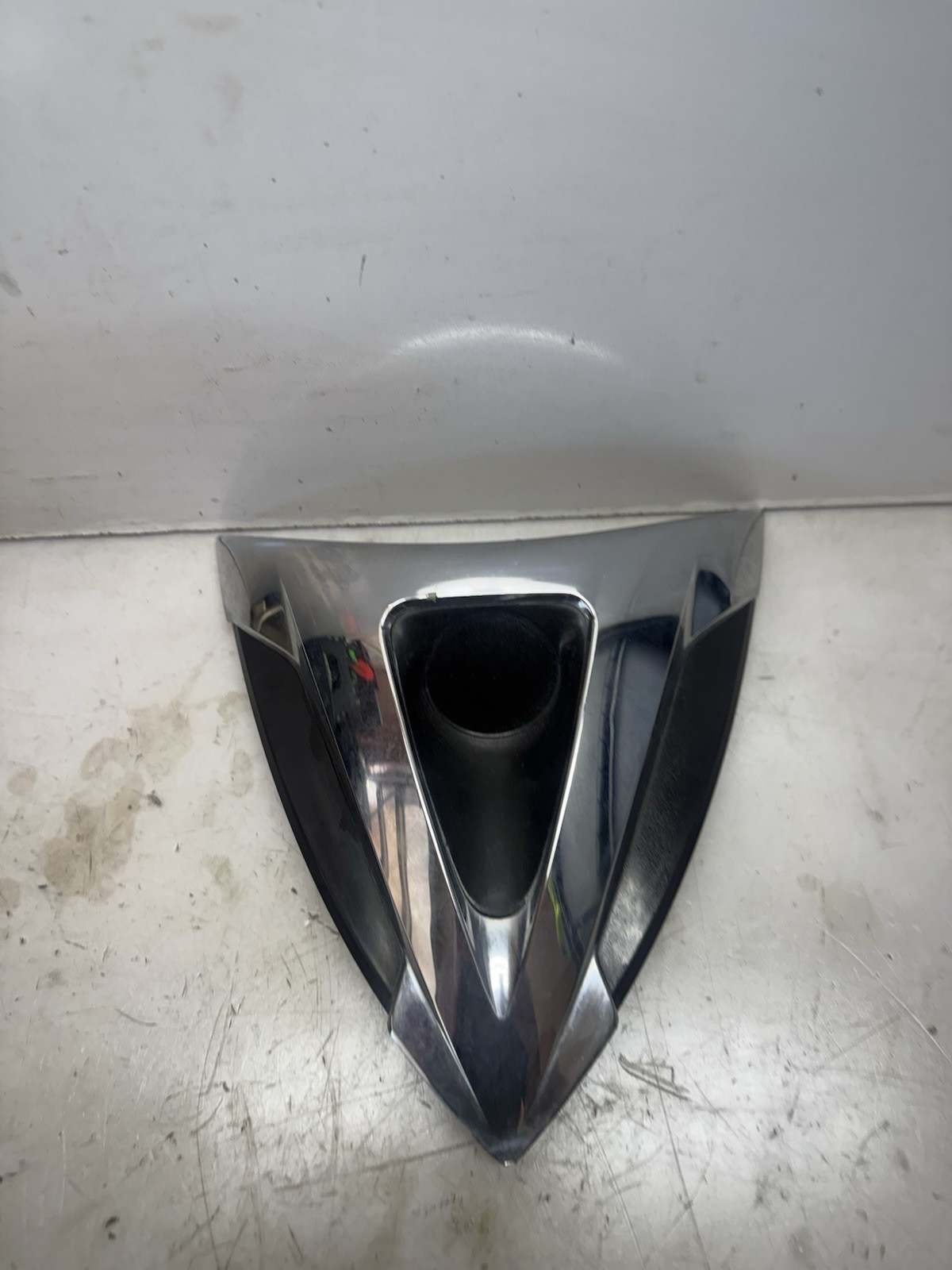 2002-2006 Sea-Doo GTX DI 947/951 OEM Hood Storage Chrome Grill Trim 269500994