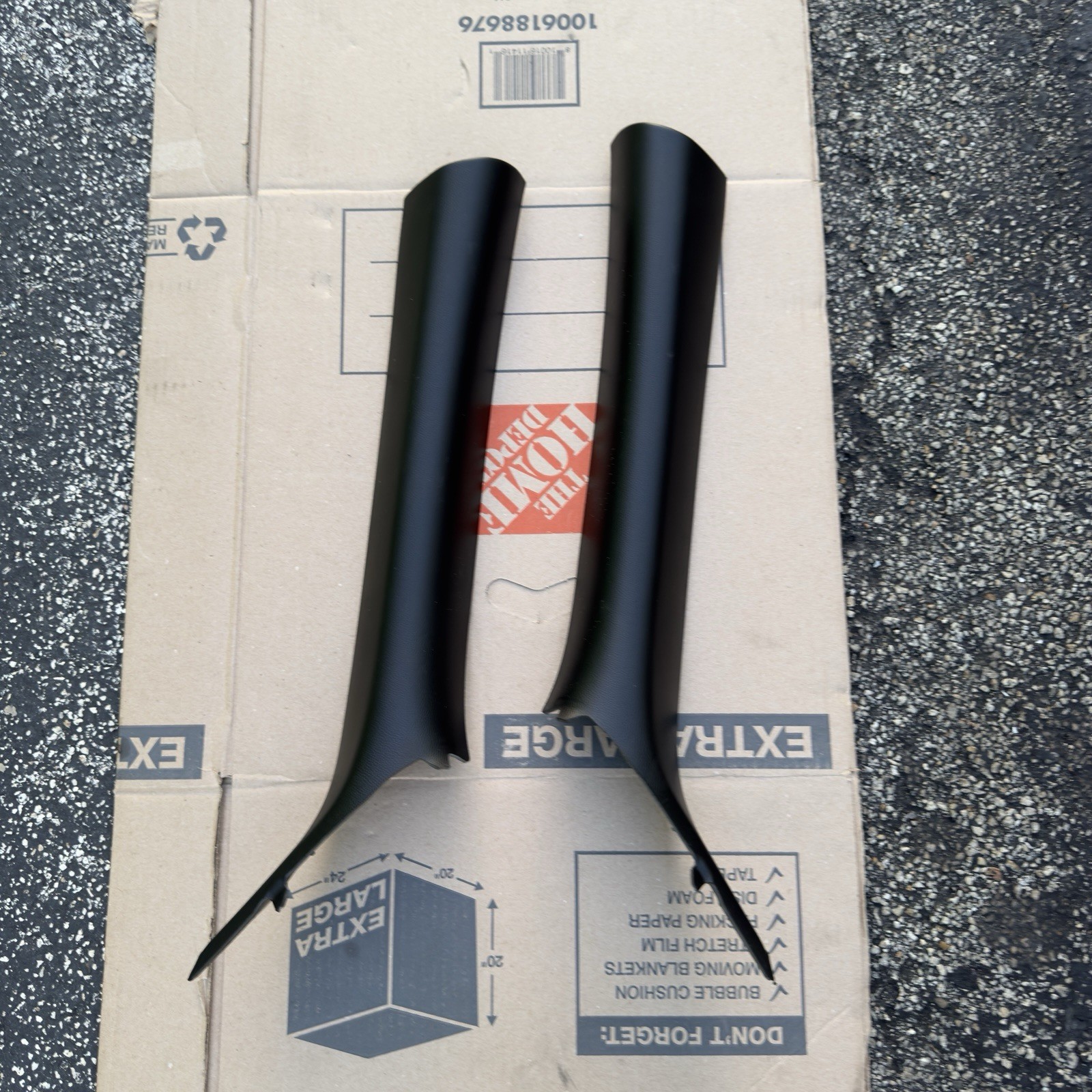 2006 - 2010 BMW E64 M6 CONVERTIBLE Front Left & Right A Pillar Trim Cover Black 2006 - 2010 BMW E64 M6 CONVERTIBLE Front Left & Right A Pillar Trim Cover Black