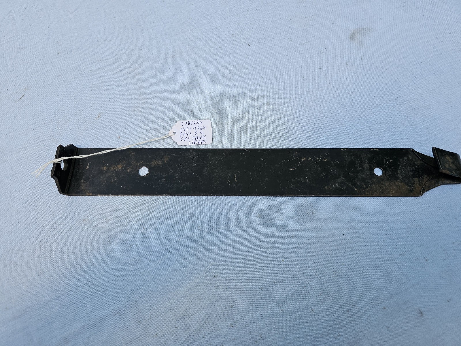 NOS 1961-1964 CHEVROLET PASSENGER CAR STATION WAGON GAS TANK STRAP 3781284 NOS 1961-1964 CHEVROLET PASSENGER CAR STATION WAGON GAS TANK STRAP 3781284