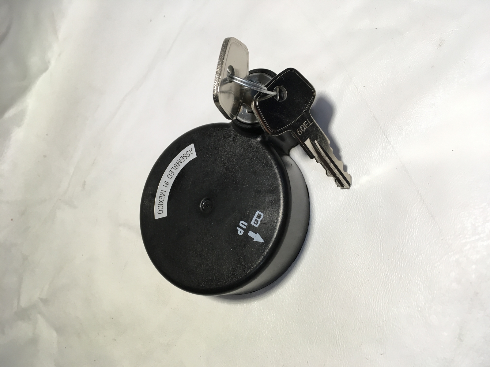 2019-2024 SILVERADO SIERRA LOCKING GAS CAP NEW GM #  84214460