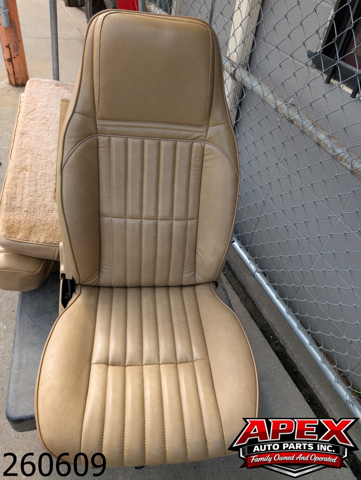*NO SHIPPING* OEM 1985 Chevrolet Blazer 2.8L FRONT TAN SEAT LEATHER *NO SHIPPING* OEM 1985 Chevrolet Blazer 2.8L FRONT TAN SEAT LEATHER