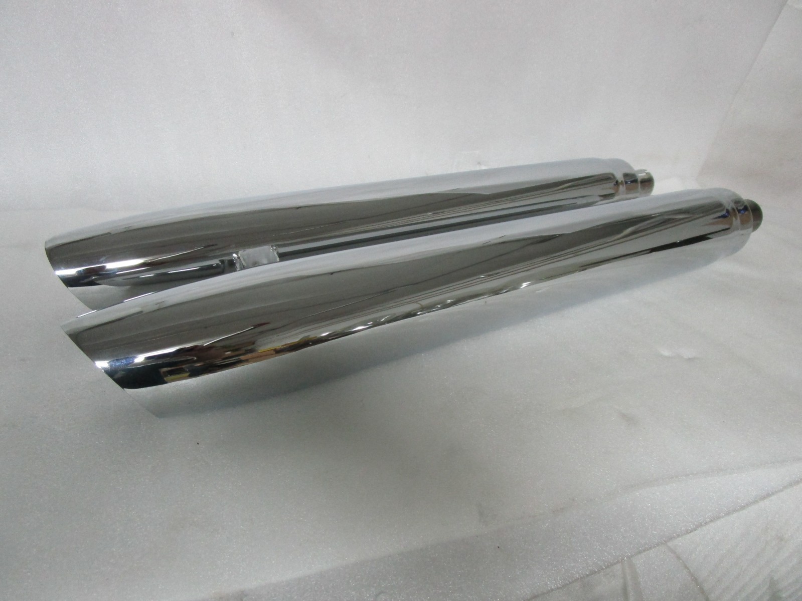 20-26 Indian Challenger Chieftain Roadmaster Springfield Slip-On Mufflers OEM 20-26 Indian Challenger Chieftain Roadmaster Springfield Slip-On Mufflers OEM