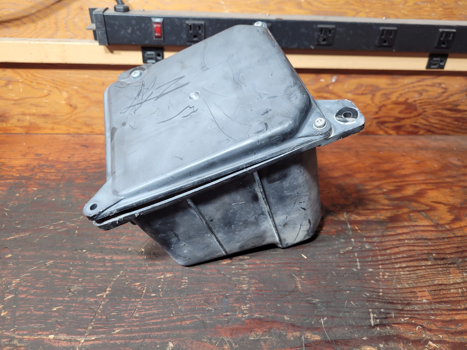 1994 YAMAHA TIMBERWOLF 250 AIRBOX AIR INTAKE 1994 YAMAHA TIMBERWOLF 250 AIRBOX AIR INTAKE