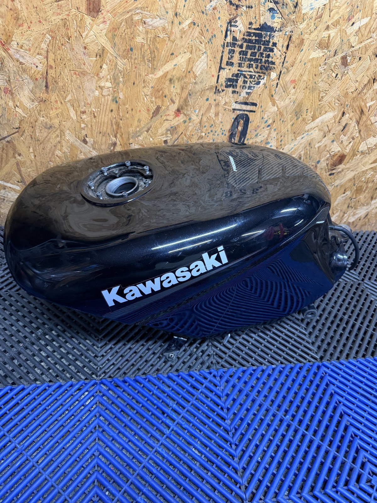 Kawasaki Gas Tank 1994-2009 Ninja 500R EX500 OEM Black Kawasaki Gas Tank 1994-2009 Ninja 500R EX500 OEM Black