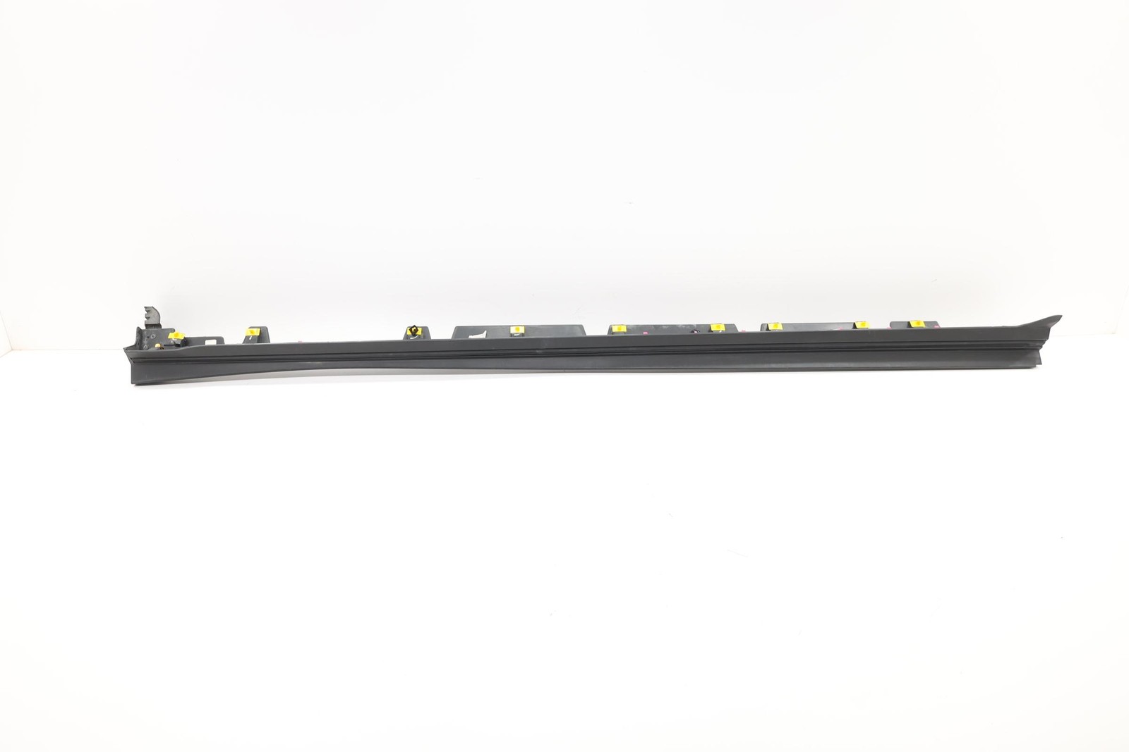 2022 - 2024 HYUNDAI IONIQ 5 RIGHT PASSENGER SIDE ROCKER MOLDING COVER PANEL OEM 2022 - 2024 HYUNDAI IONIQ 5 RIGHT PASSENGER SIDE ROCKER MOLDING COVER PANEL OEM