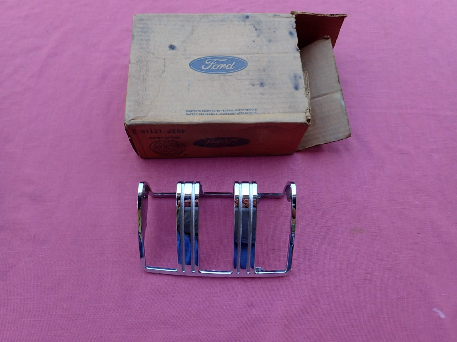 1975-78 Ford Galaxie, LTD parking light bezel, RH, NOS D7AZ-13212-A
