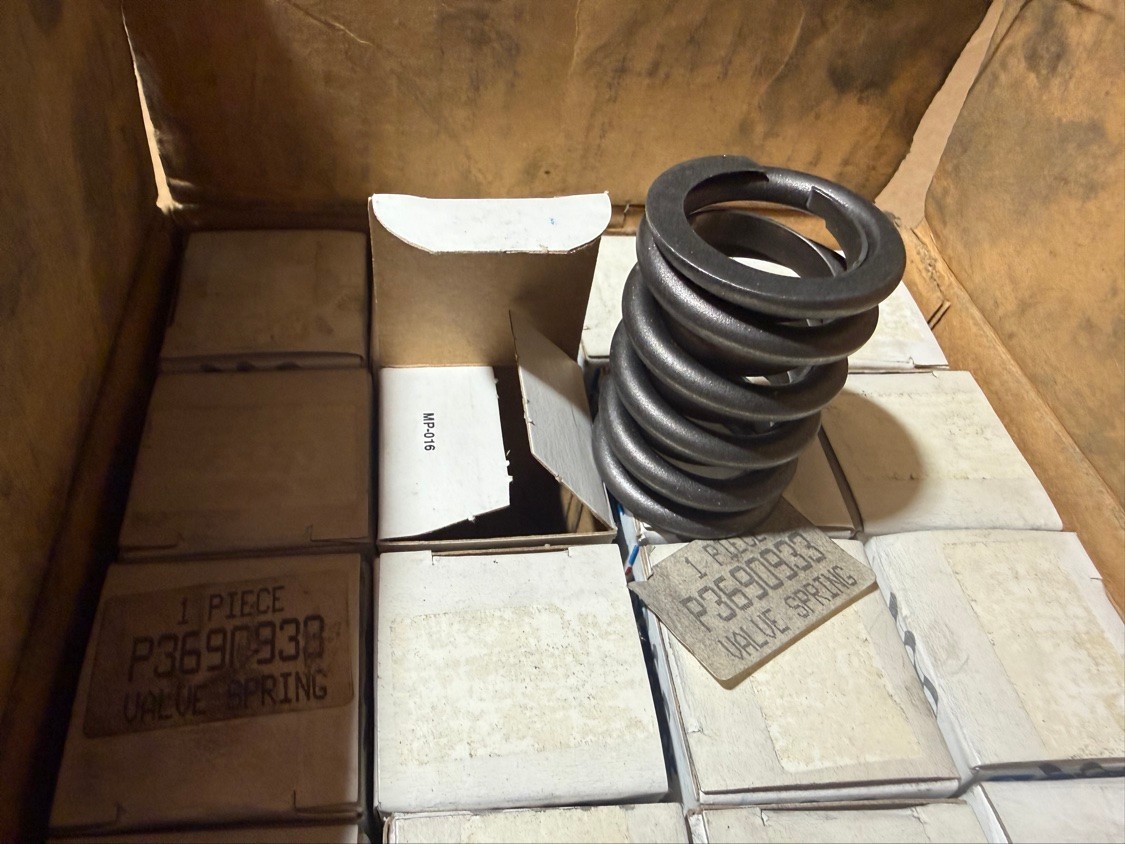 NOS Mopar Performance Valve Springs P3690933 Street Hemi 426 B/RB 440 Set of 16 NOS Mopar Performance Valve Springs P3690933 Street Hemi 426 B/RB 440 Set of 16