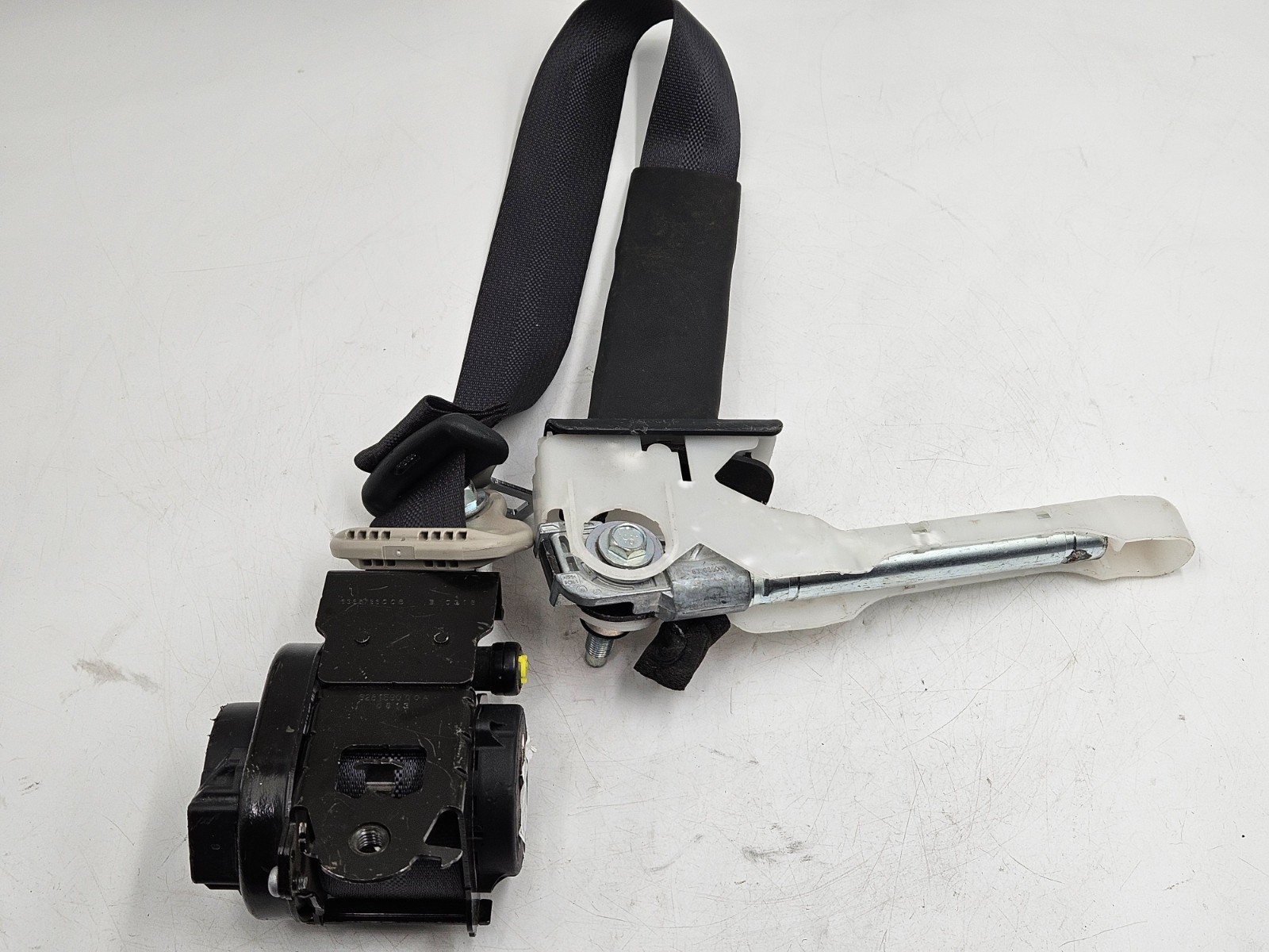2019-2022 Nissan Altima Front LEFT Seatbelt Black 868846CA8 OEM