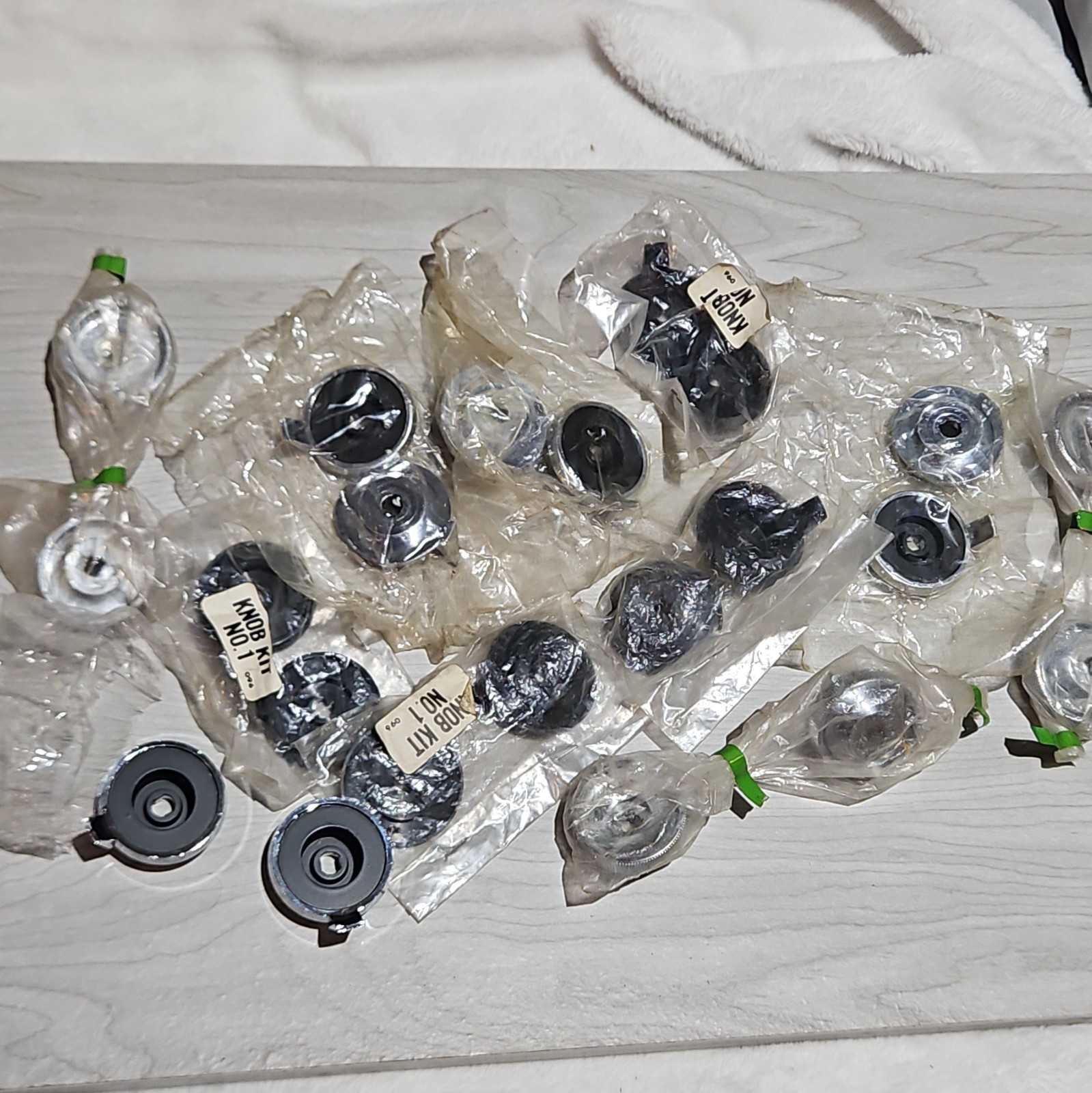 Huge Lot Radio Inner Fader/Tone Control Knobs VINTAGE Huge Lot Radio Inner Fader/Tone Control Knobs VINTAGE
