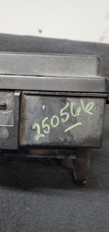Chassis ECM Power Supply Includes Fuse Box Fits 05 GRAND CHEROKEE 1154310