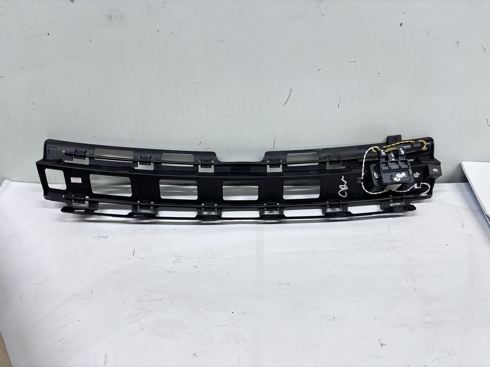 2021-2023 Nissan Rogue Lift-Gate Motion Sensor Mount Bracket OEM NEW 85040-6RR0A 2021-2023 Nissan Rogue Lift-Gate Motion Sensor Mount Bracket OEM NEW 85040-6RR0A