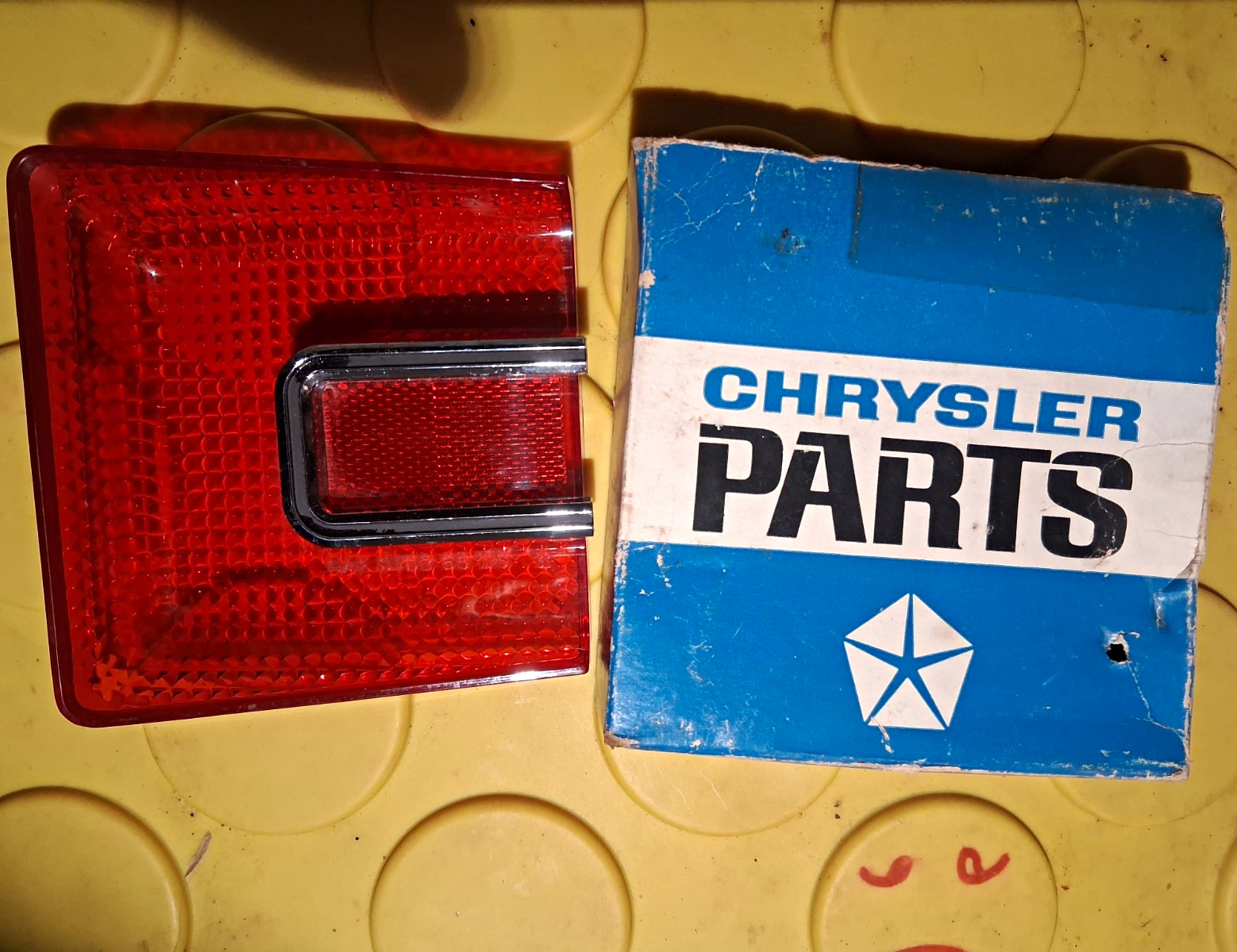 NOS 1966 DOGE CORONET 500 D/SIDE TAILLIGHT LENSE NEW OLD STOCK RESTORATION GRADE
