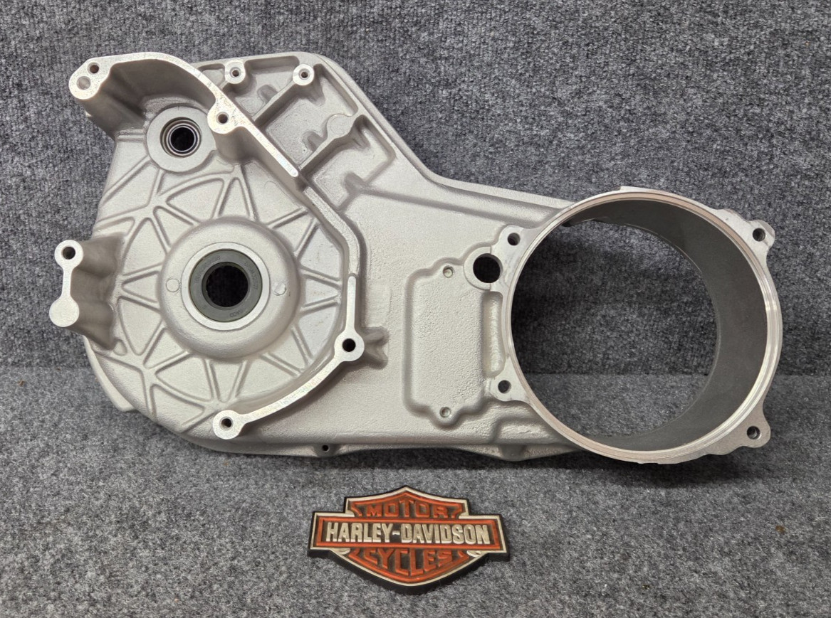 OEM HARLEY-DAVIDSON 89-93 FXR CHROME INNER PRIMARY 60675-89 OEM HARLEY-DAVIDSON 89-93 FXR CHROME INNER PRIMARY 60675-89