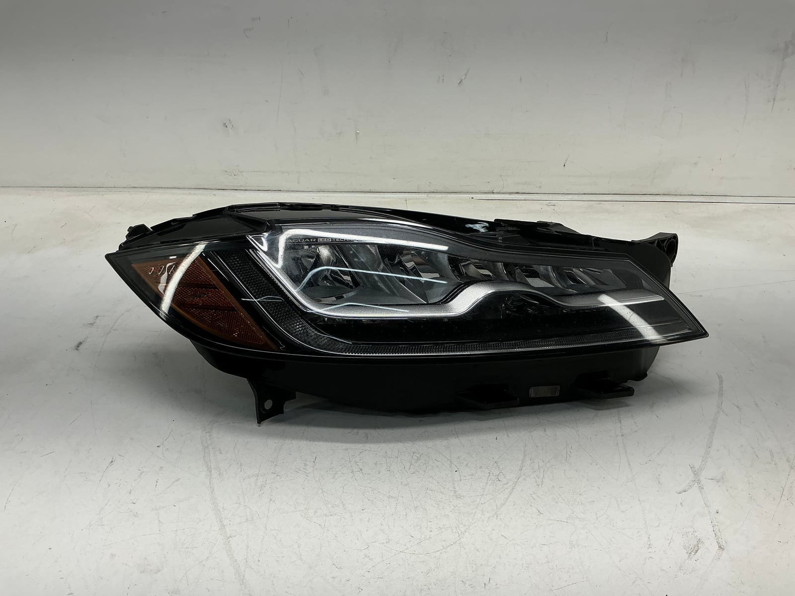 17-20 Jaguar F-Pace Front Right Full LED Headlight Lamp OEM