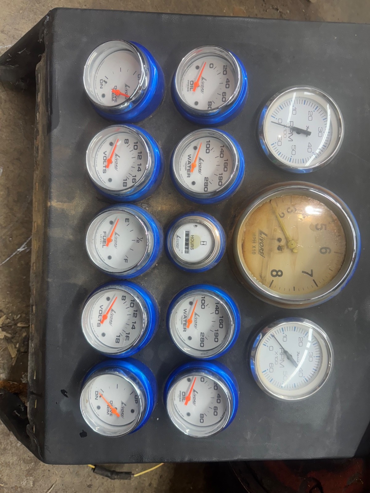 Livorsi marine gauges faria tachometers twin engine Livorsi marine gauges faria tachometers twin engine