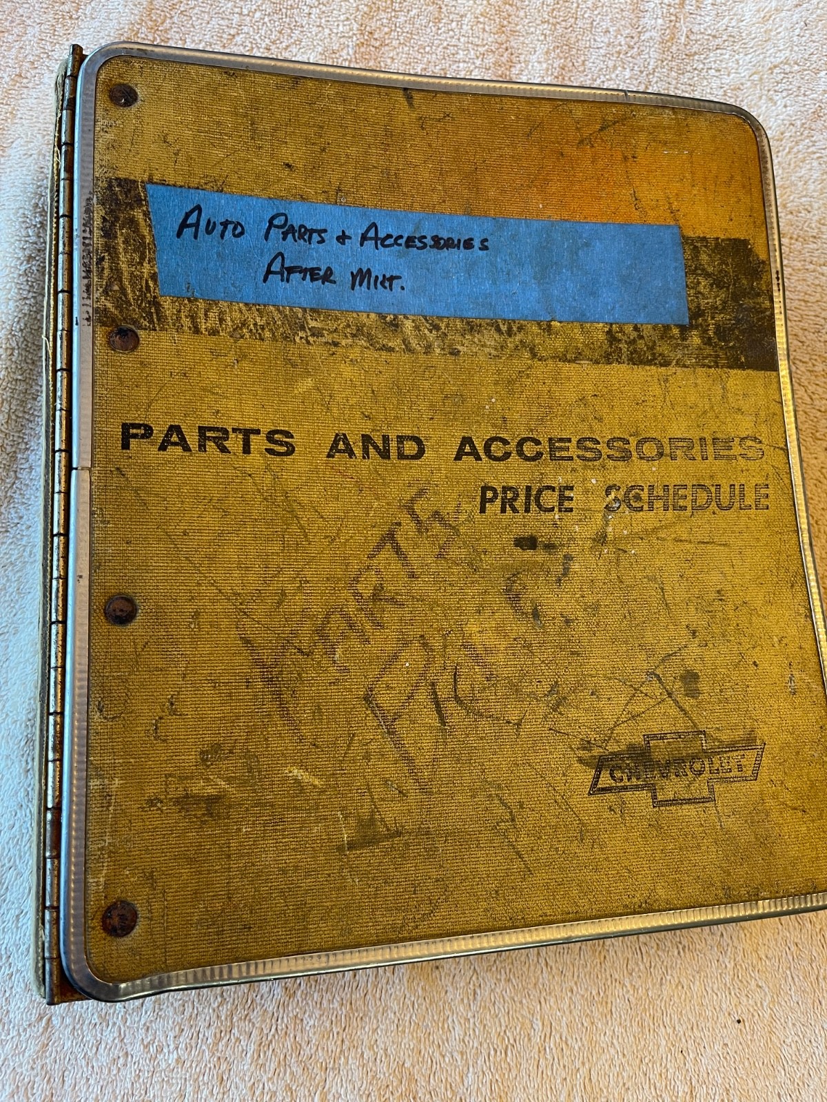 RARE VTG LARGE BINDER OF ADVERTISEMENTS FOR VTG AUTO PARTS/ACCESSORIES RARE VTG LARGE BINDER OF ADVERTISEMENTS FOR VTG AUTO PARTS/ACCESSORIES