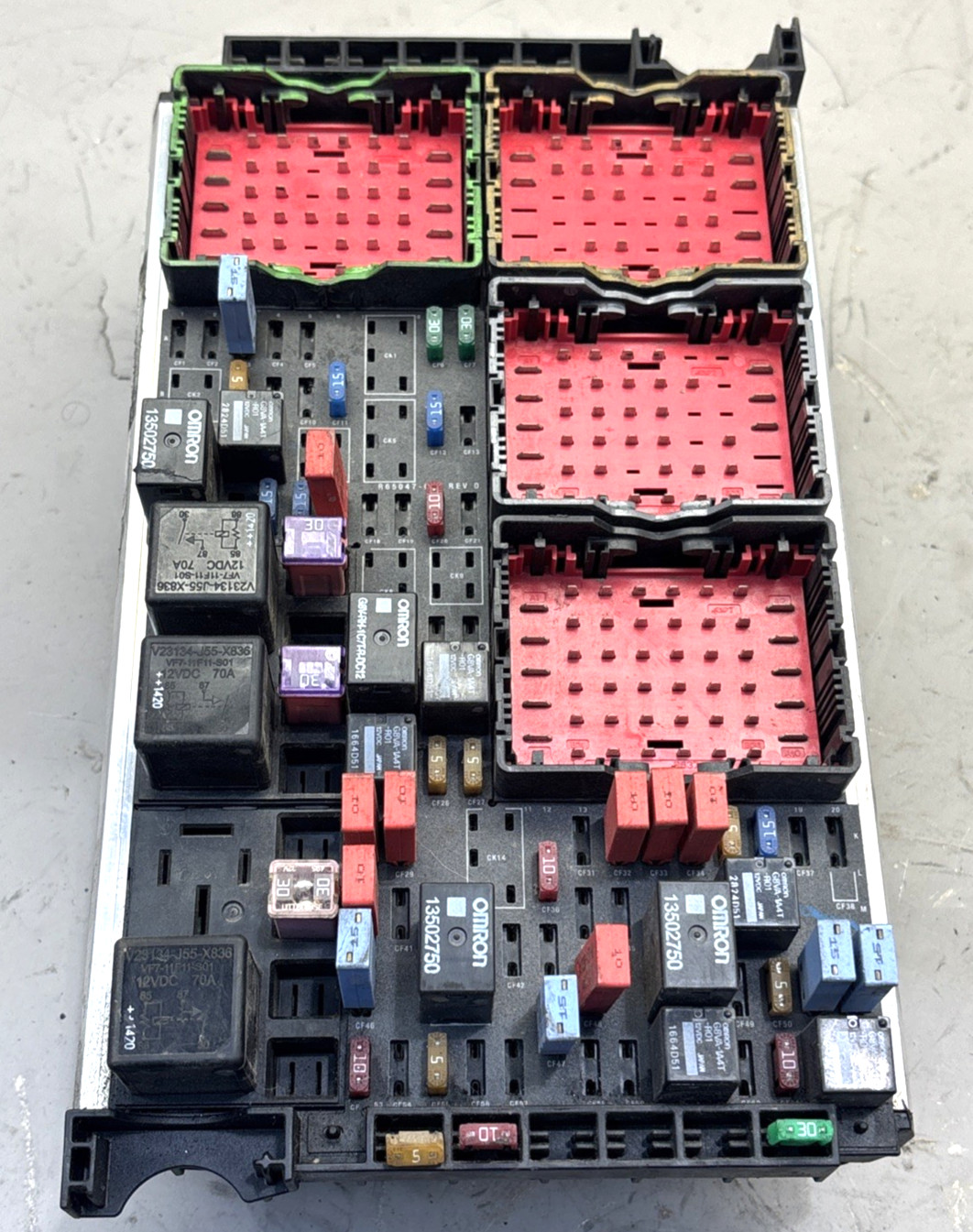 KENWORTH PACCAR FUSE ASSEMBLY CAB PDC P27-1147-0200 JUNCTION BOX KENWORTH PACCAR FUSE ASSEMBLY CAB PDC P27-1147-0200 JUNCTION BOX