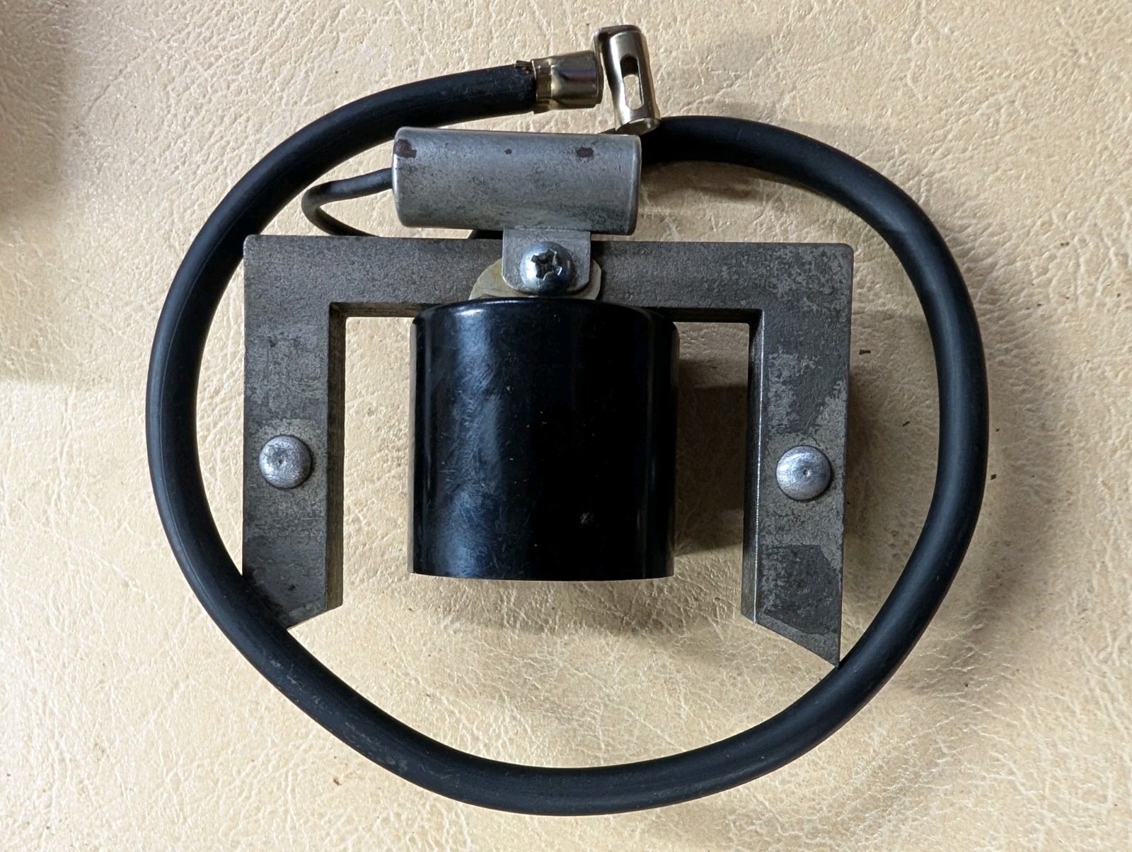 Vintage Nos Whizzer Magneto Assembly H, J, 300 Vintage Nos Whizzer Magneto Assembly H, J, 300