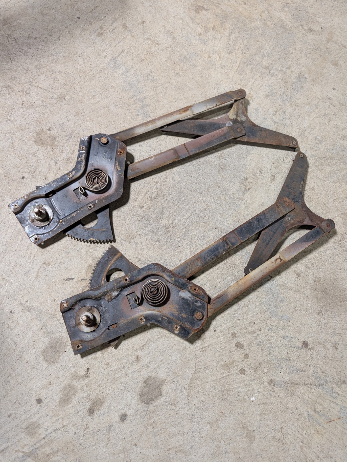 Kaiser Henry J 1951-1954 LH RH Window Regulators Kaiser Henry J 1951-1954 LH RH Window Regulators