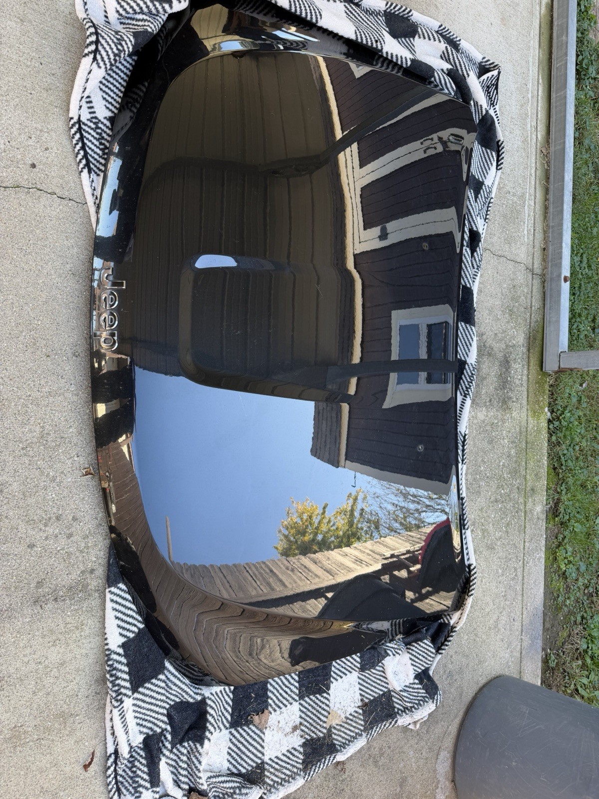 2016 Jeep Grand Cherokee Hood