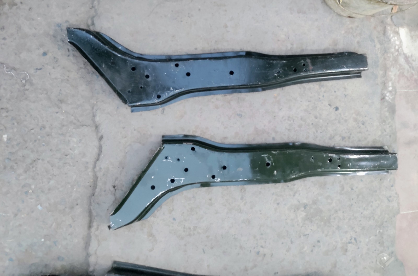 Toyota Corolla KE30 Front Chassis Frame Rails Pair 1974-1979 Inner Frame Legs