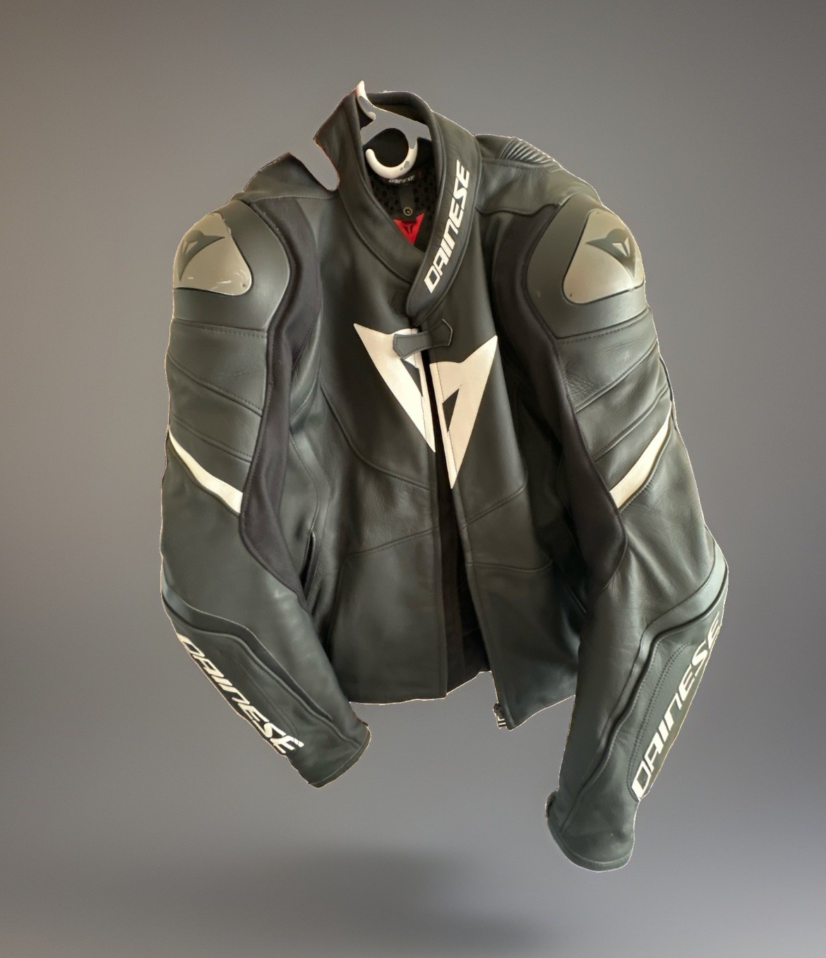 Dainese Avro 4 Black White Leather Street Jacket Size 56 Motorcycle Mint Dainese Avro 4 Black White Leather Street Jacket Size 56 Motorcycle Mint