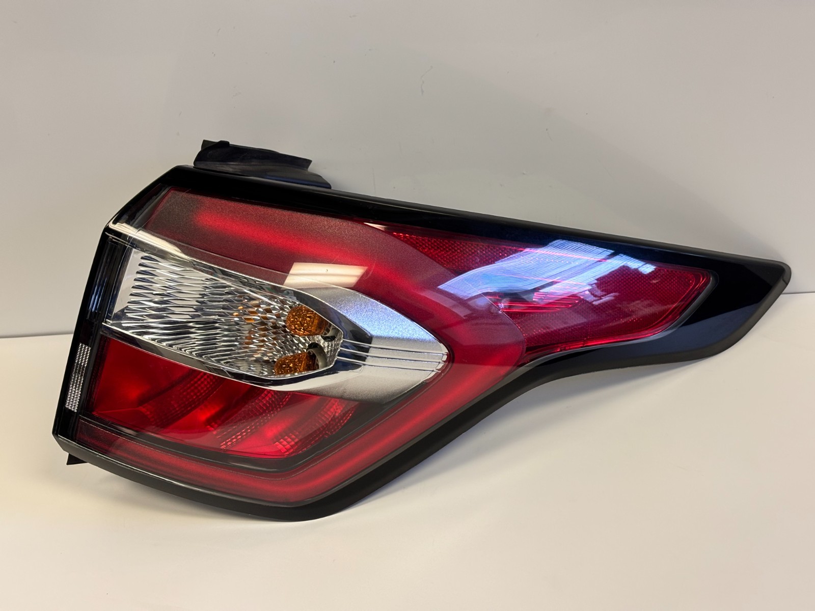 2017-2019 Ford Escape Passenger Right Tail Light Lamp Outer GJ54-13404-AH 2017-2019 Ford Escape Passenger Right Tail Light Lamp Outer GJ54-13404-AH