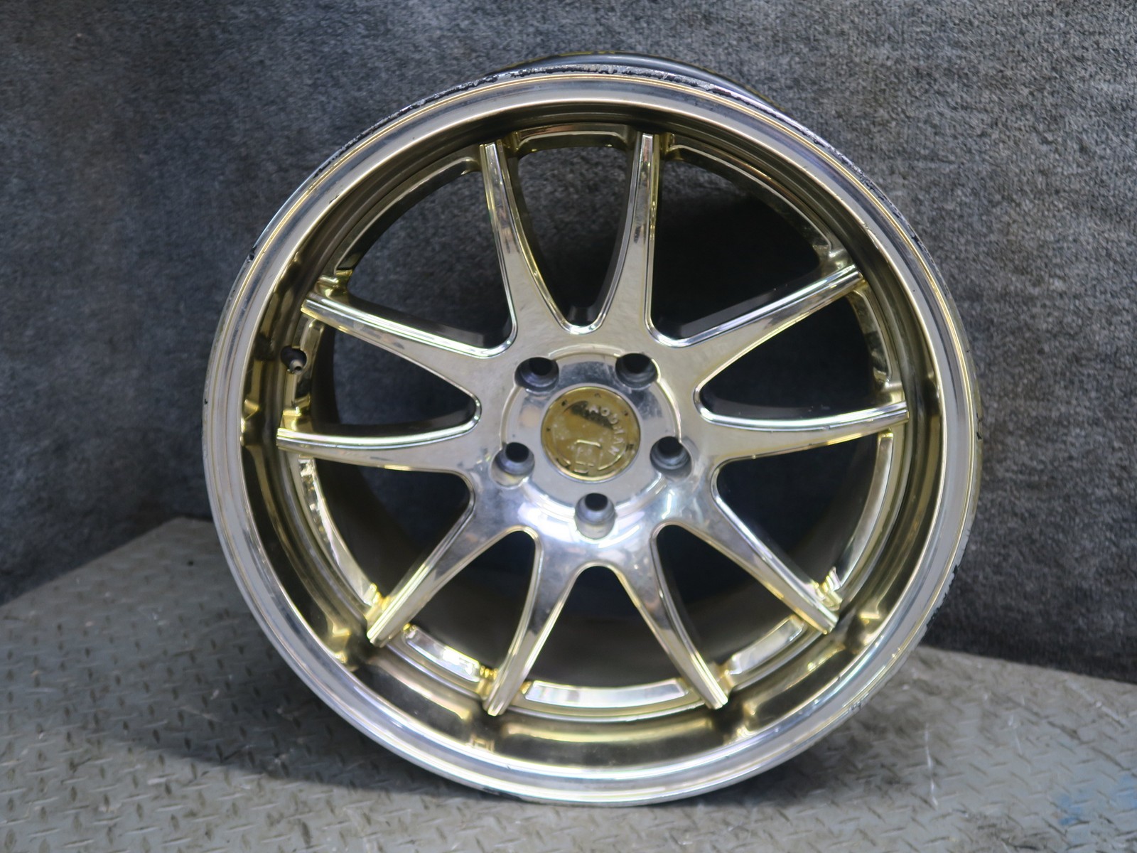 AODHAN DS02 R18 18\