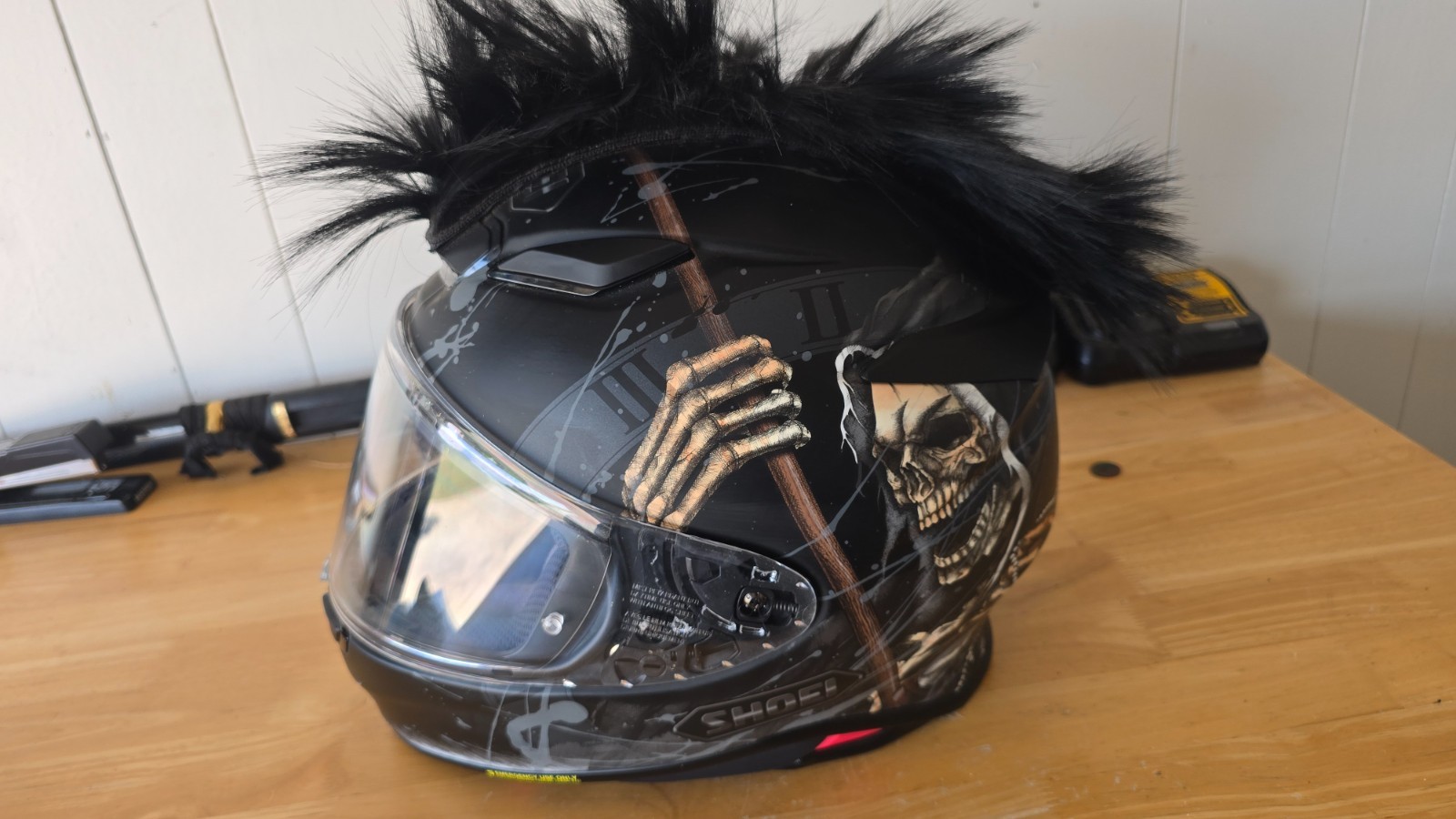 Shoei RF-1400 Helmet Size Large with Grim Reaper Skeleton Graphics Shoei RF-1400 Helmet Size Large with Grim Reaper Skeleton Graphics