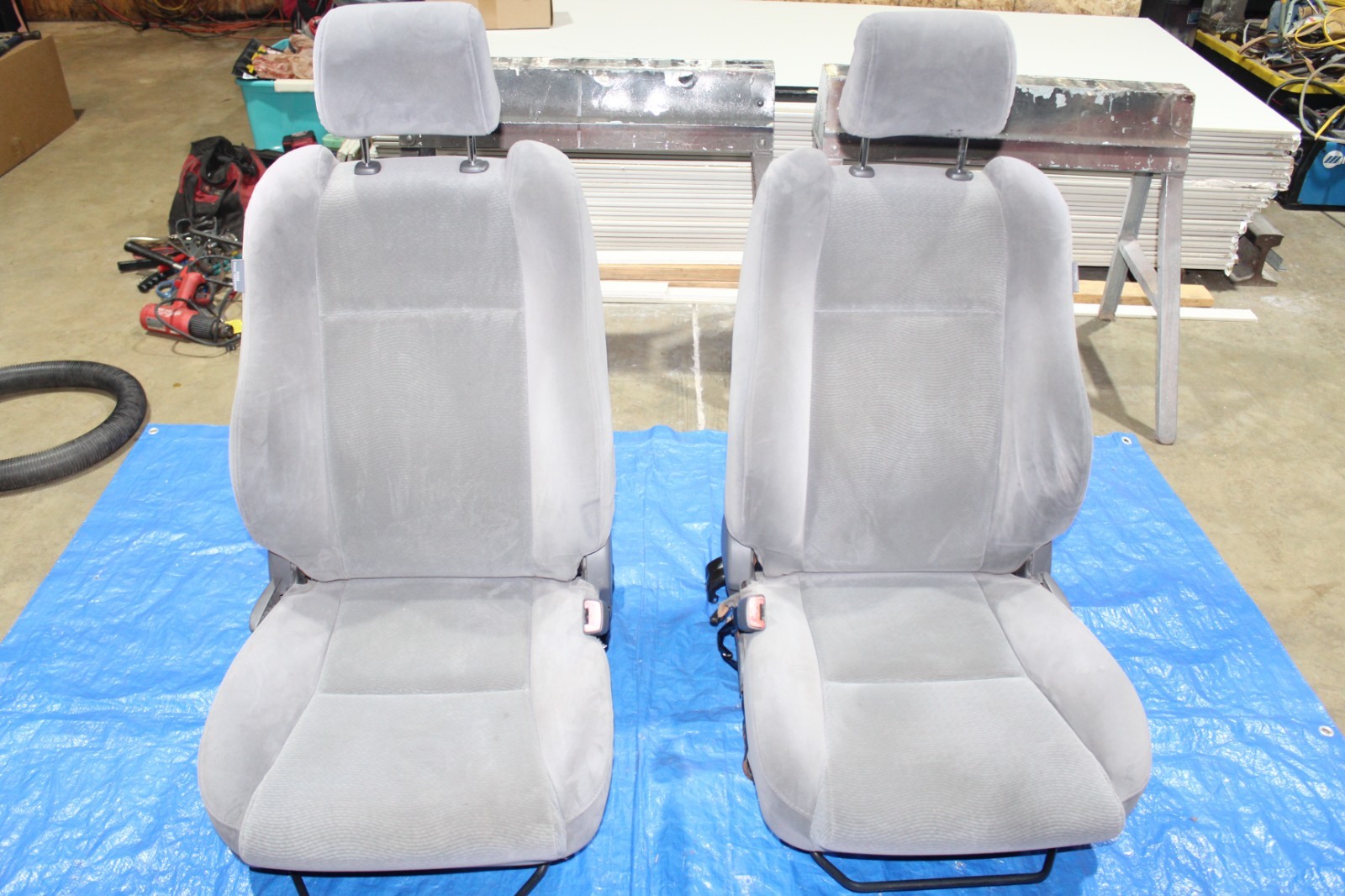 04-08 Toyota SOLARA Pair Front BUCKET SEATS w/ Recline Handles GRAY Cloth CLEAN 04-08 Toyota SOLARA Pair Front BUCKET SEATS w/ Recline Handles GRAY Cloth CLEAN