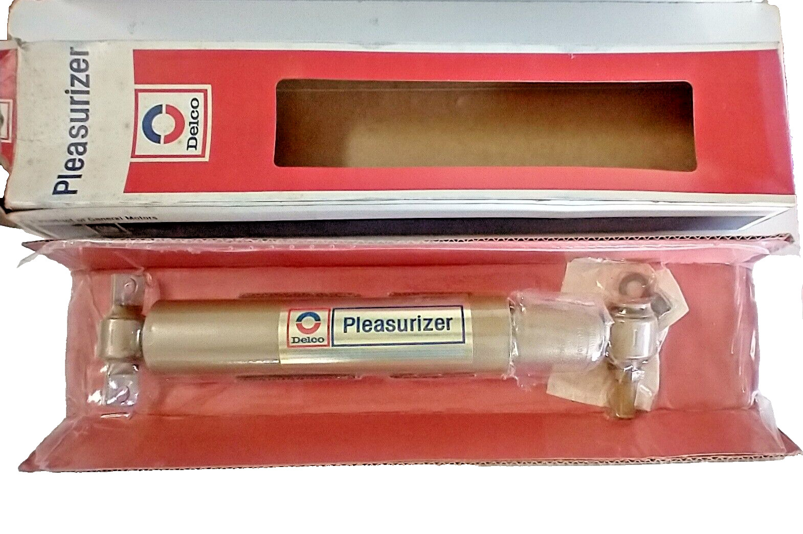 ONE (1) Shock Absorber Rear Vintage DELCO Pleasurizer P1106