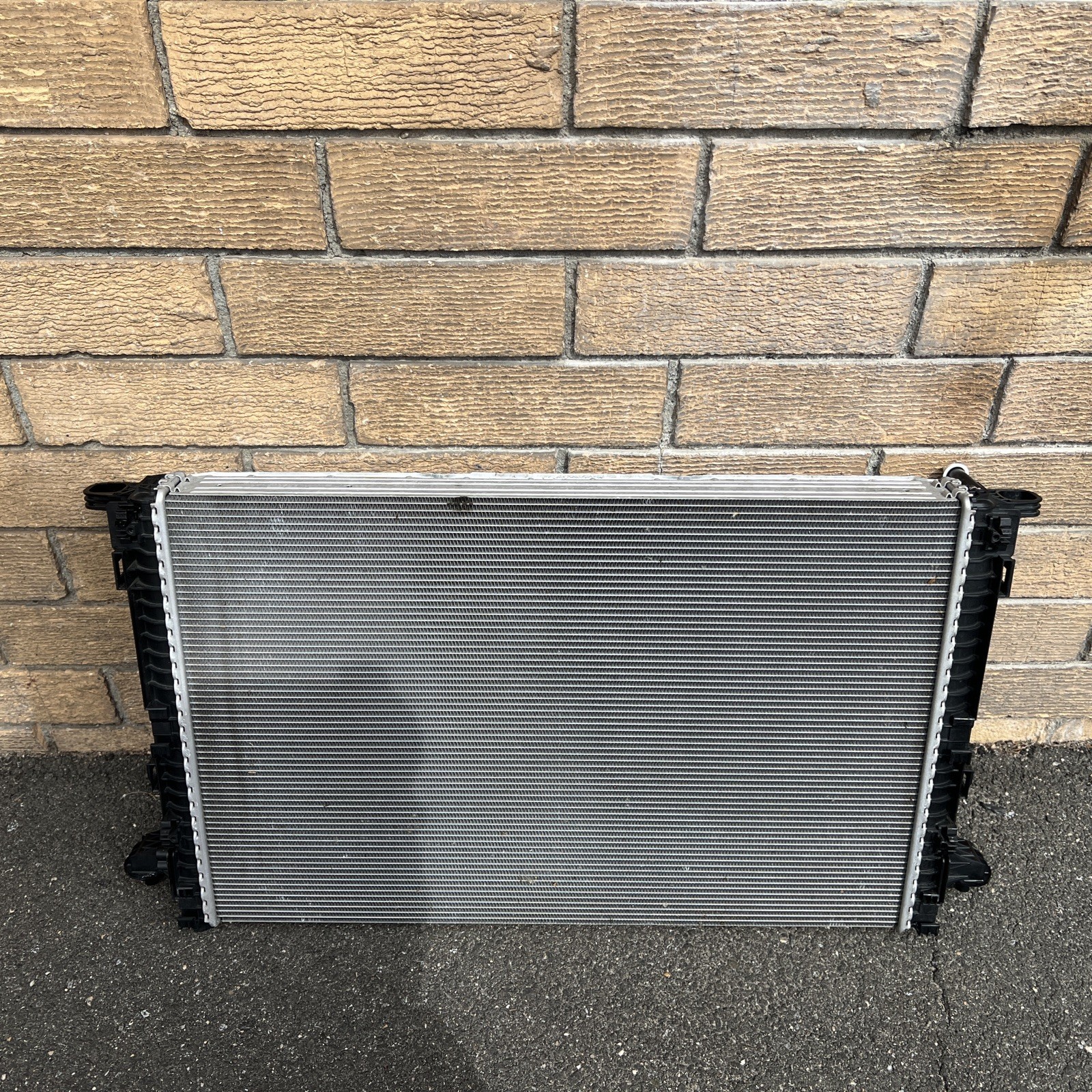 2024 2025 Porsche Cayenne Turbo Engine Cooling Radiator Condenser OEM 4N0121251C 2024 2025 Porsche Cayenne Turbo Engine Cooling Radiator Condenser OEM 4N0121251C