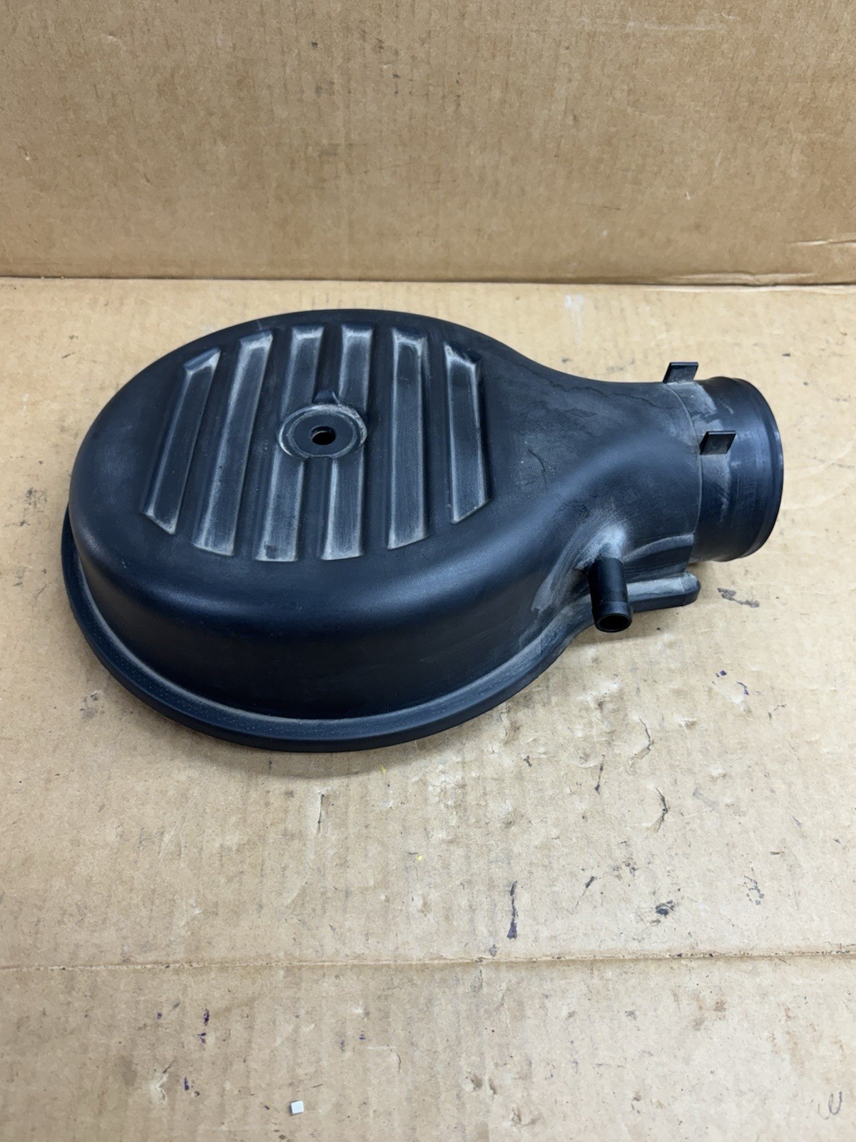 98-03 Dodge Dakota 3.9L 5.2L 5.9L Throttle Body Air Inlet OEM 98-03 Dodge Dakota 3.9L 5.2L 5.9L Throttle Body Air Inlet OEM