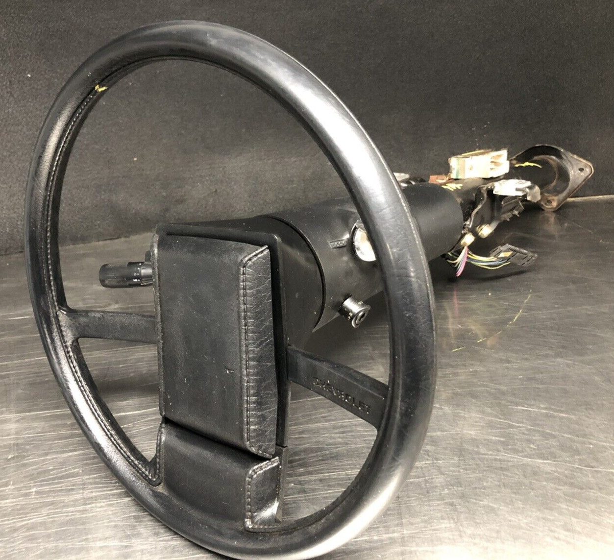 1984-1988 Chevrolet Camaro Firebird M/T Steering Column No Tilt W/ Key 1984-1988 Chevrolet Camaro Firebird M/T Steering Column No Tilt W/ Key