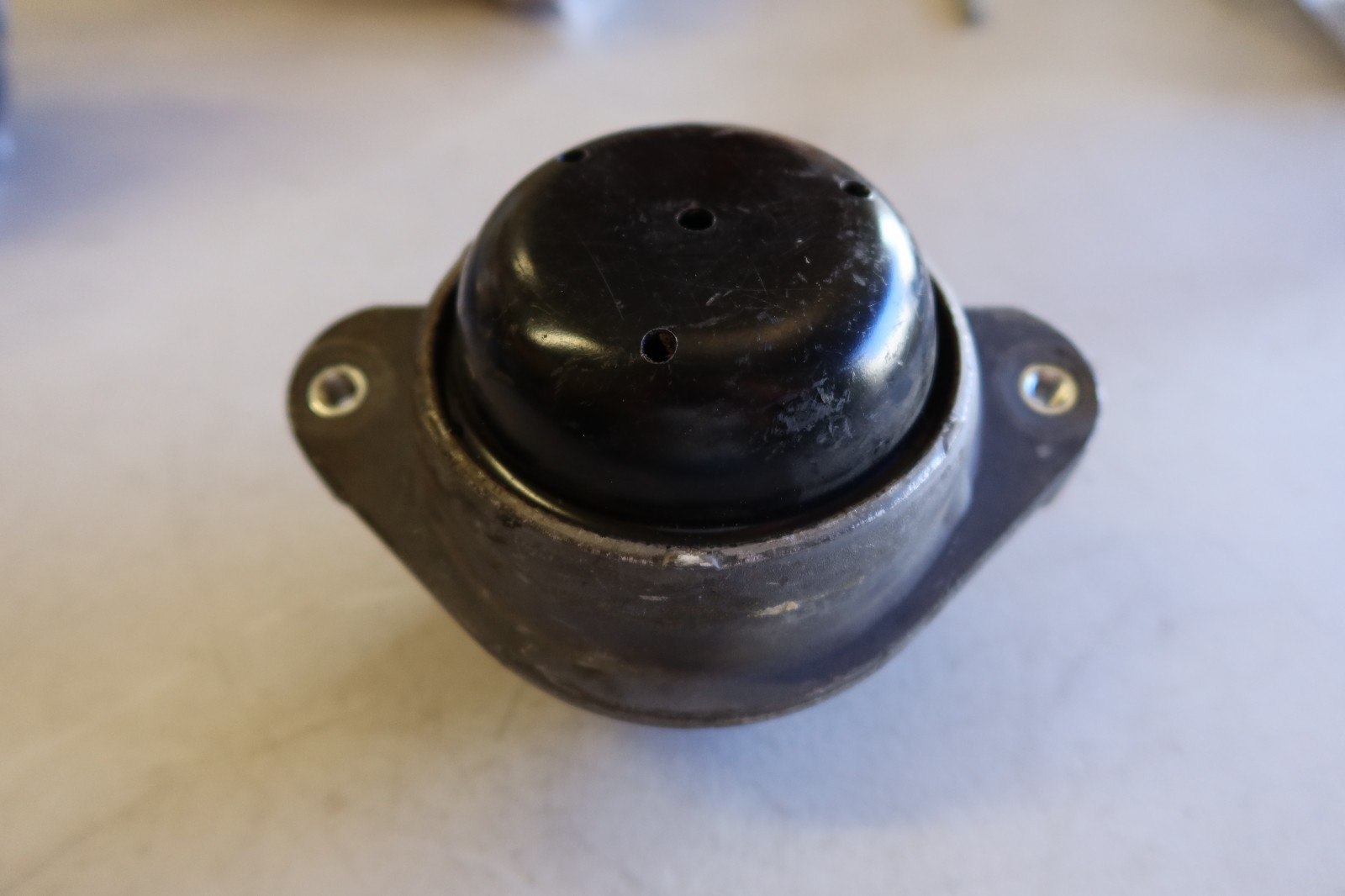 OEM Mercedes-Benz BOGE 1402401517 Front Engine Mount fits Mercedes-Benz W140