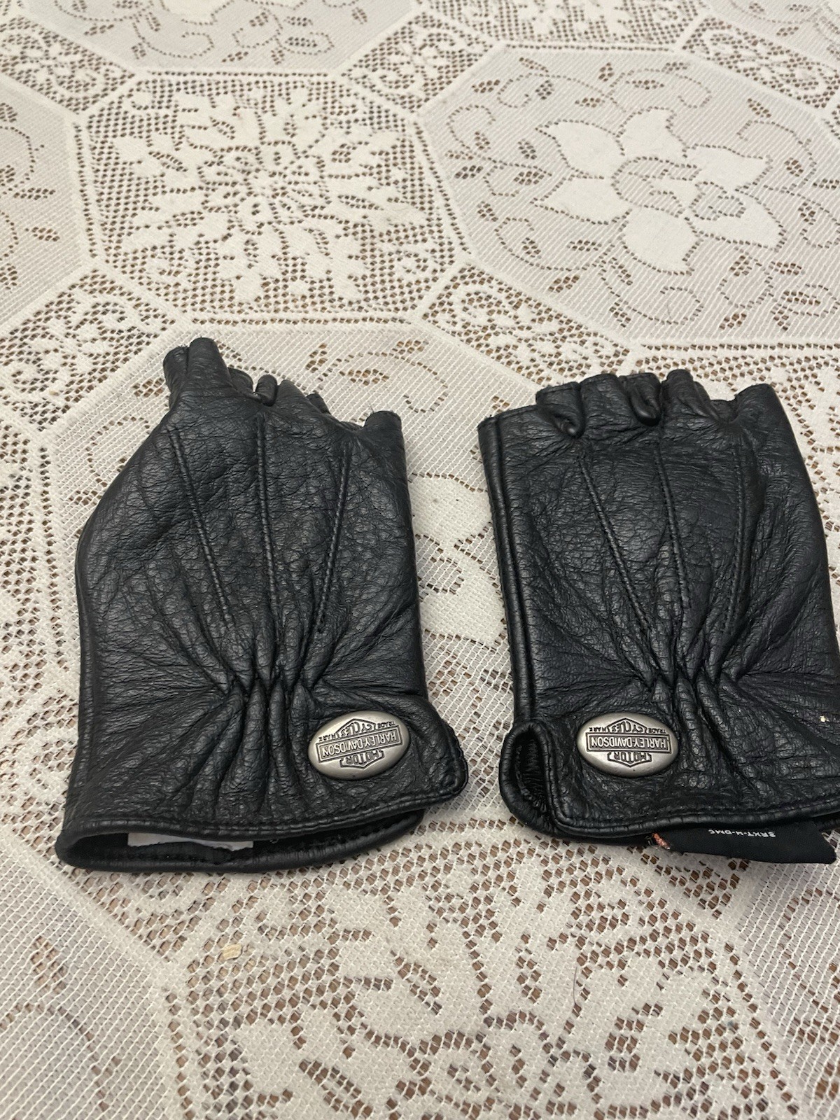 Harley-Davidson Women\'s Black Leather Fingerless Motorcycle Gloves Small Harley-Davidson Women\'s Black Leather Fingerless Motorcycle Gloves Small