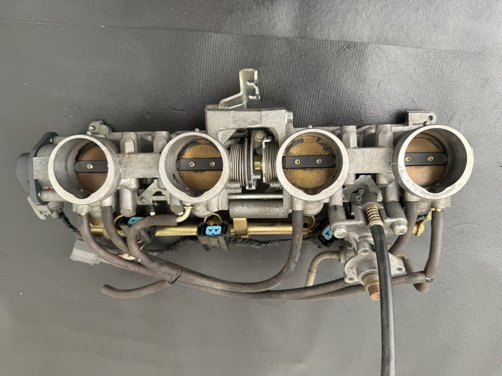 2000-2001 Honda Cbr929rr Throttle Body Assembly 