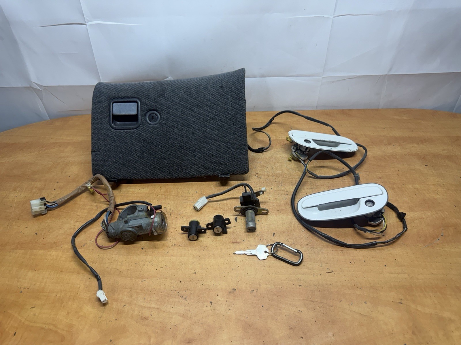 90-96 Nissan 300zx Z32 Lock Cylinder & Key Set Handles Glove Box T-Tops Ign 90-96 Nissan 300zx Z32 Lock Cylinder & Key Set Handles Glove Box T-Tops Ign