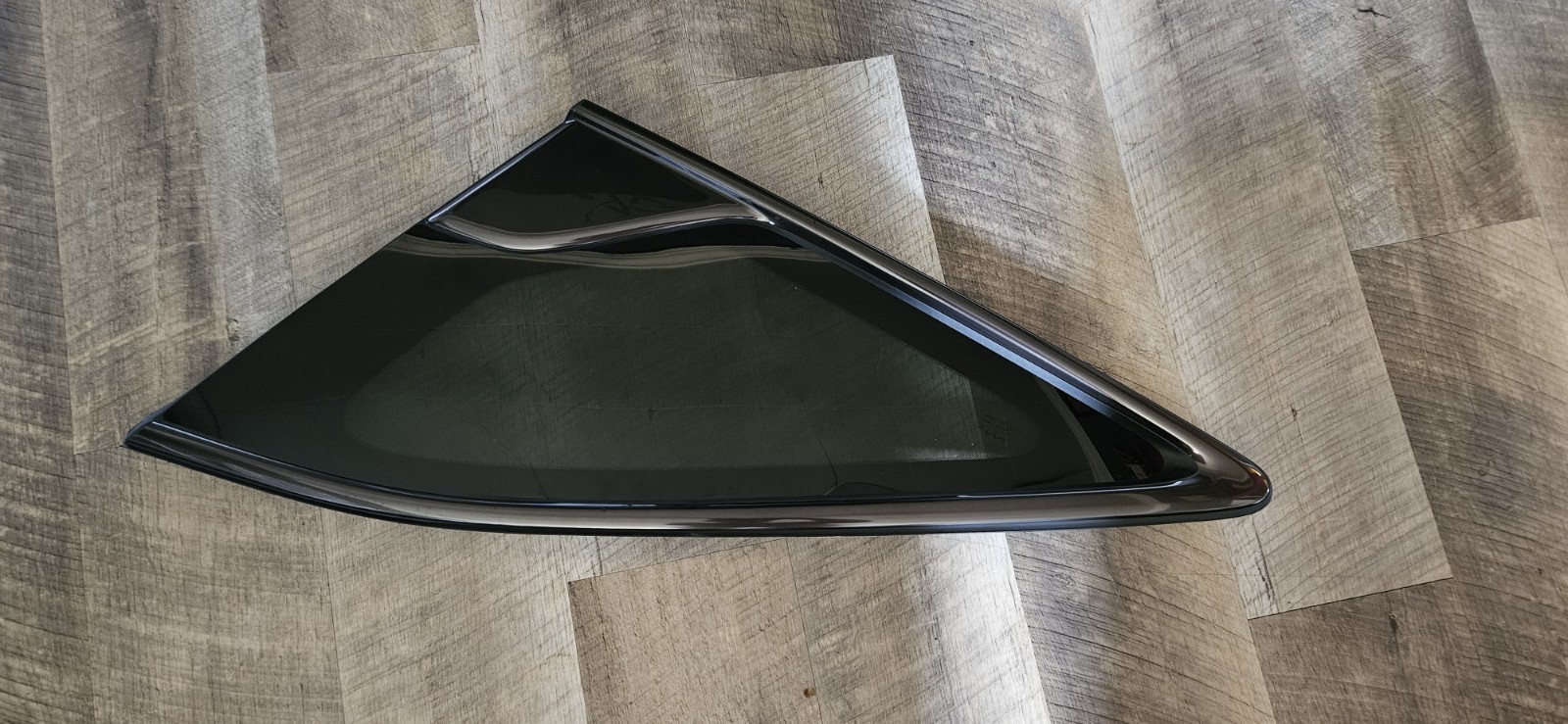 OEM Right Passenger Side Quarter Glass For 2021-23 KIA Sorento 87820-R5400 OEM Right Passenger Side Quarter Glass For 2021-23 KIA Sorento 87820-R5400