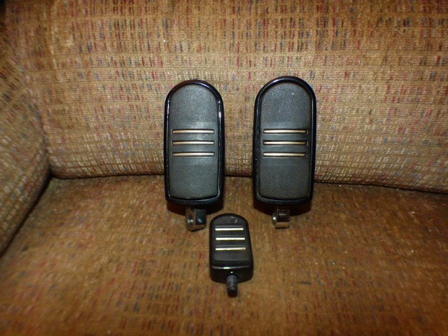 Harley Davidson 2023 Streamliner BLACK Passenger Highway Foot Pegs & SHIFT PEG Harley Davidson 2023 Streamliner BLACK Passenger Highway Foot Pegs & SHIFT PEG