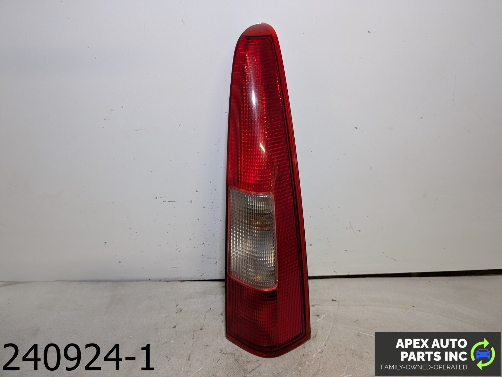 OEM 1998-2000 Volvo V70 2.4L Rear Tail Light upper RH