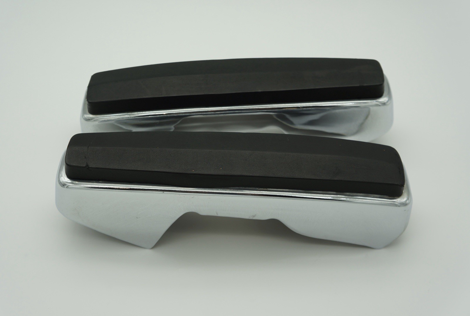 1981-1985 Dodge D150 Ram Charger OEM Front Bumper Guards OEM 1981-1985 Dodge D150 Ram Charger OEM Front Bumper Guards OEM