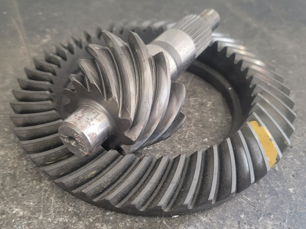 USED - GM 10.5 14 Bolt Chevy Gear 3.73 Ratio / Ring Pinion 373 / Chevrolet / GMC USED - GM 10.5 14 Bolt Chevy Gear 3.73 Ratio / Ring Pinion 373 / Chevrolet / GMC