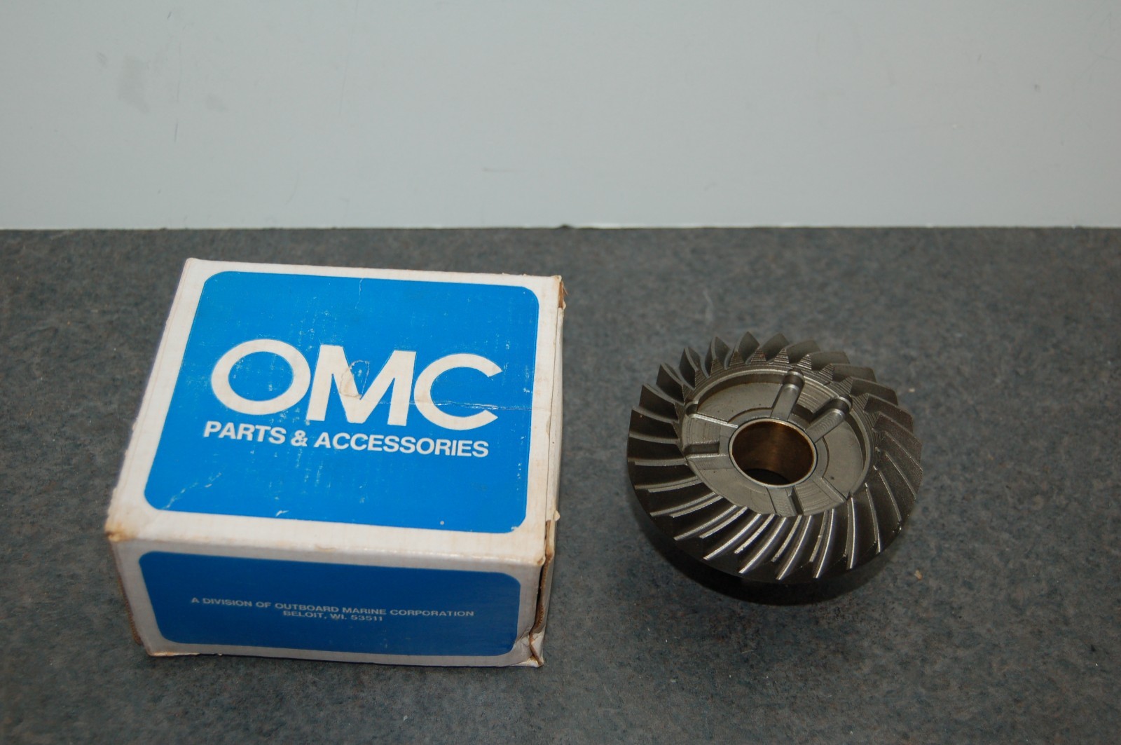 NEW GENUINE OMC 385514 Forward Gear & Bushing 85/115 HP Evinrude Johnson 0385514