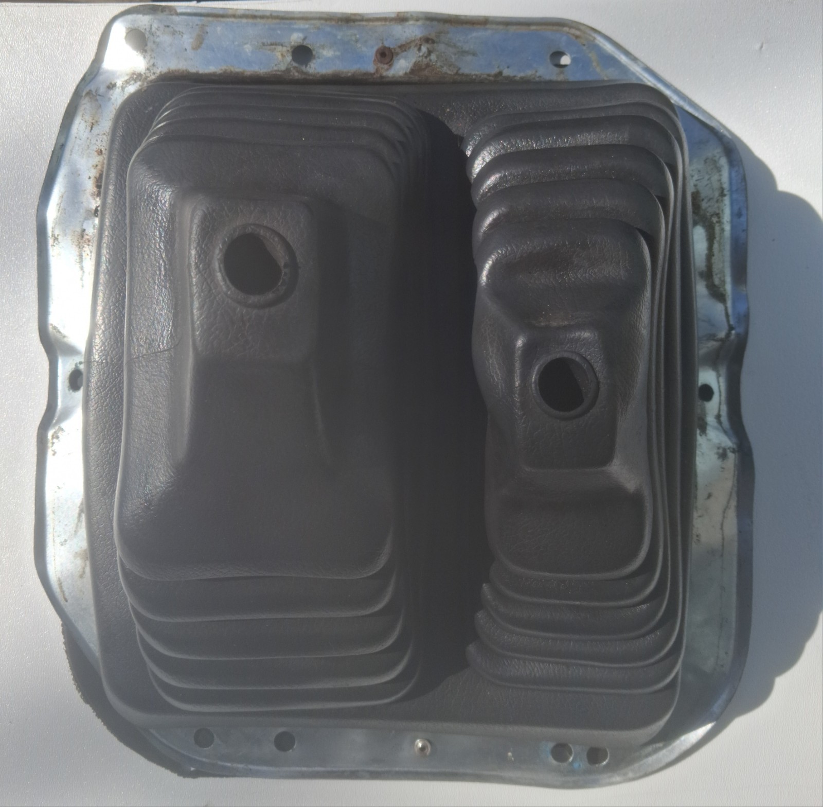 1992-1997 Nissan D21 Hardbody Pathfinder 4WD Dual Shifter Boot OEM 74960-56G00